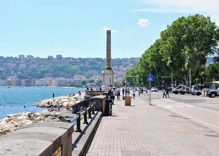 Partenope 3- Exclusive Apt. On The Naples Seafront